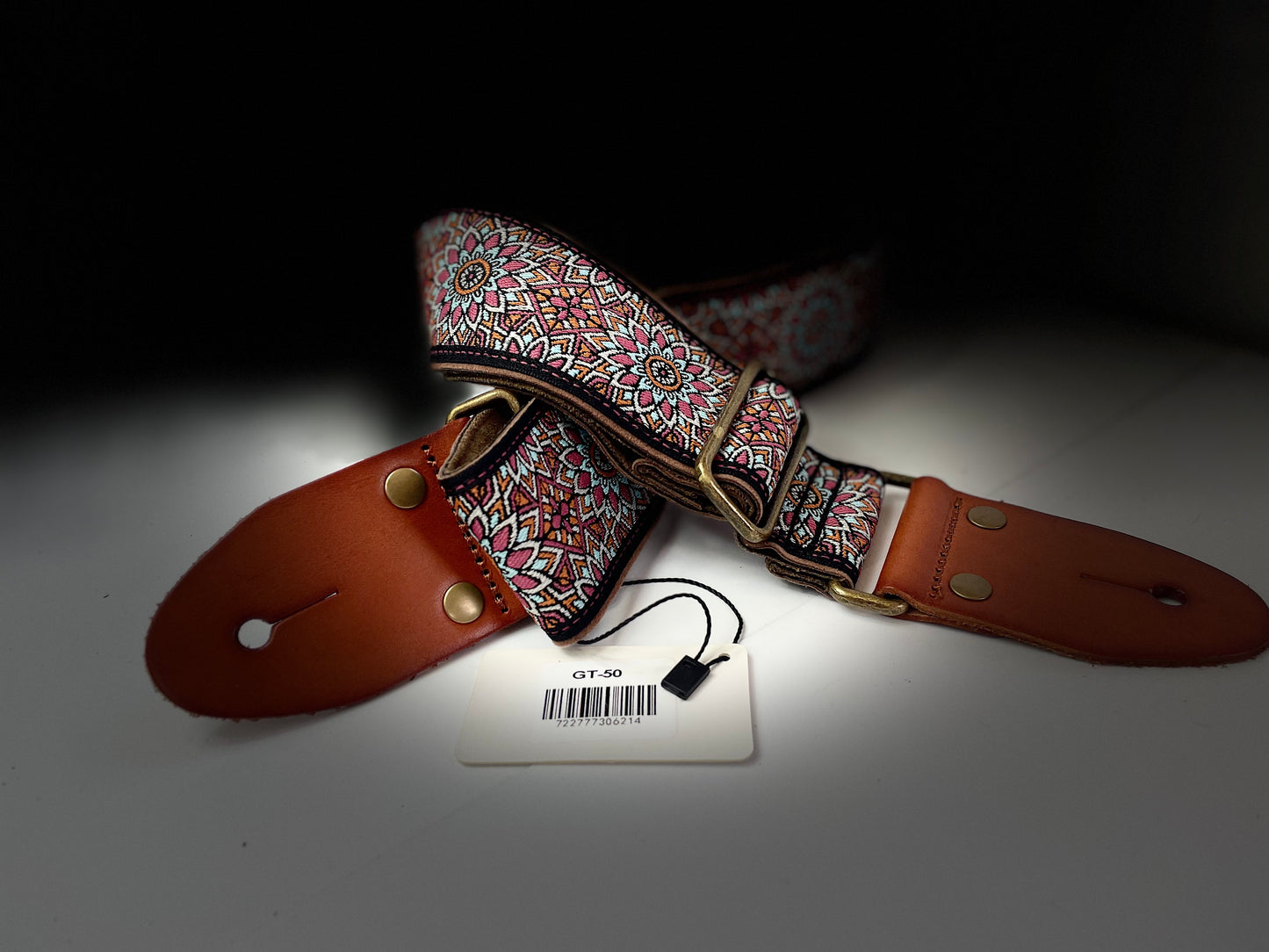 ISUZI GT-50 Suede Pattern Guitar Strap