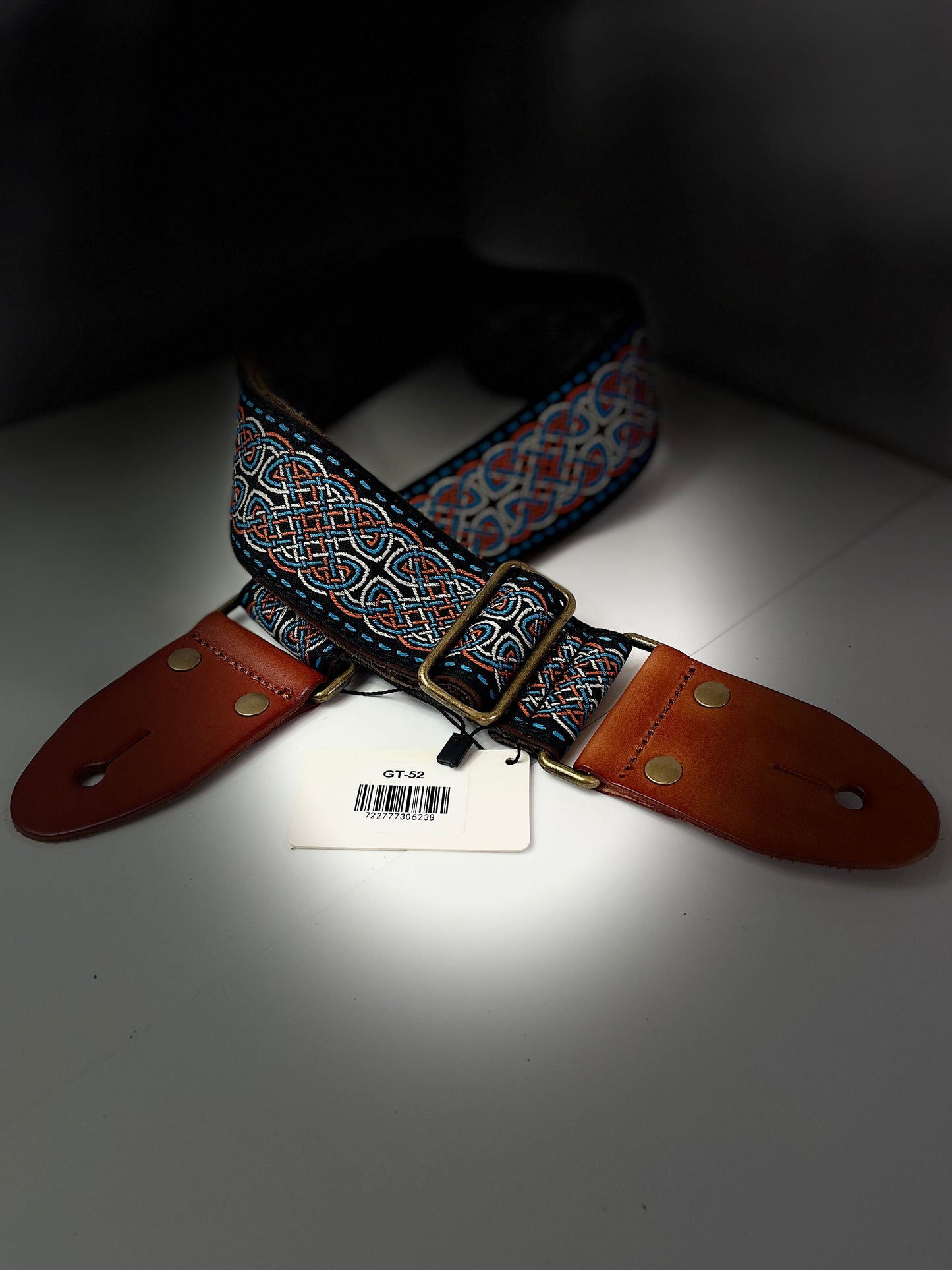 ISUZI GT-52 Suede Pattern Guitar Strap