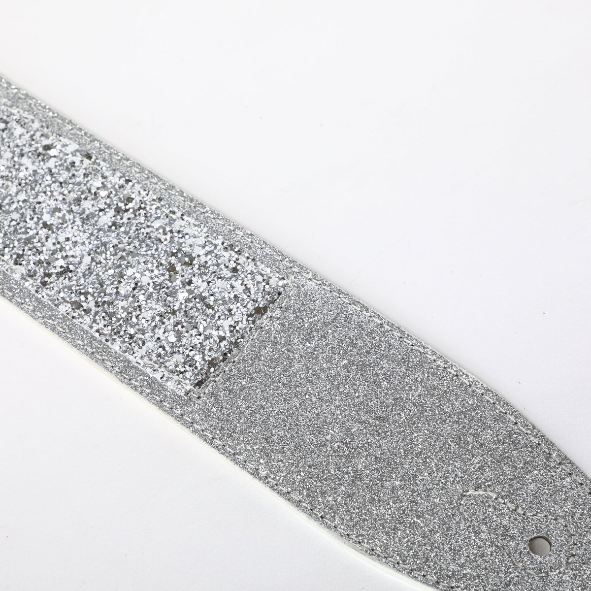 ISUZI SPK20 silver sparkle guitar strap – view 2 of 3